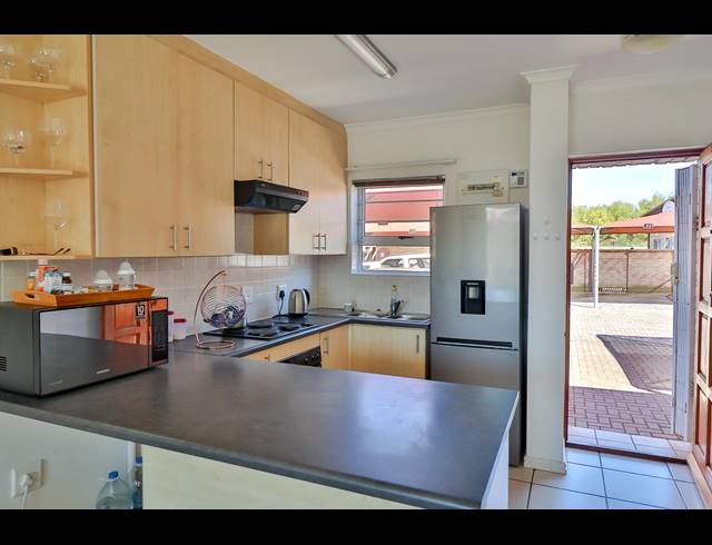 2 BEDROOM TOWNHOUSE RENTED IN WALMER HEIGHTS